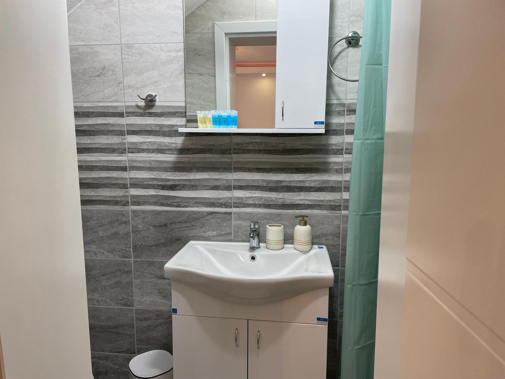 Bora Apartmani - Free Parking - City Center Βράνιε Εξωτερικό φωτογραφία
